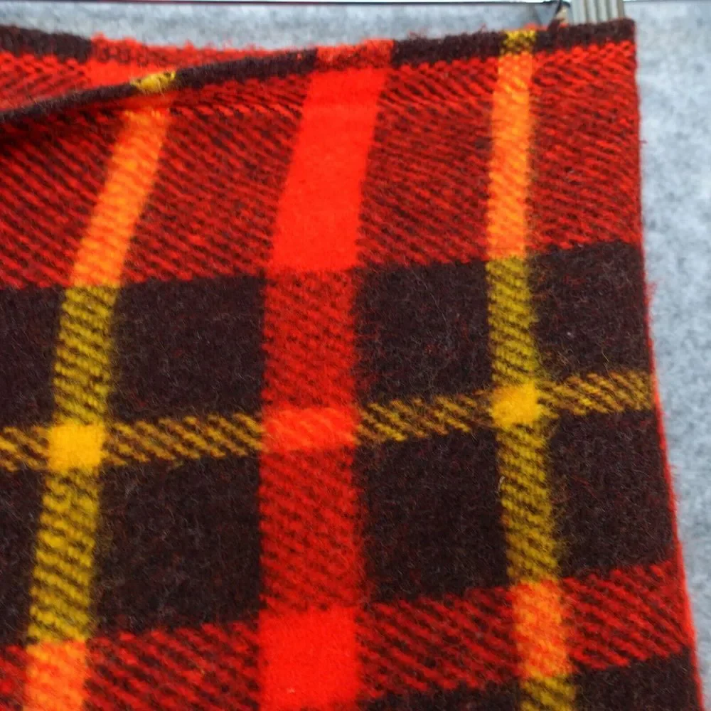 Faribo Wool Throw Blanket Red Tartan Plaid Fluffy Fringed‎ Holiday Festive 56x52